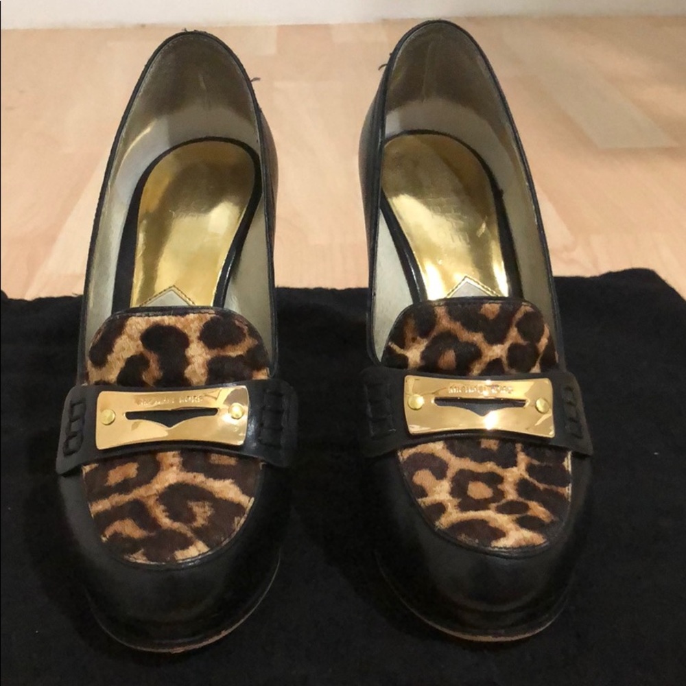 Shoes - Picture 4 of 4